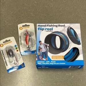 Squiddies Hand Fishing Reel with Accessories